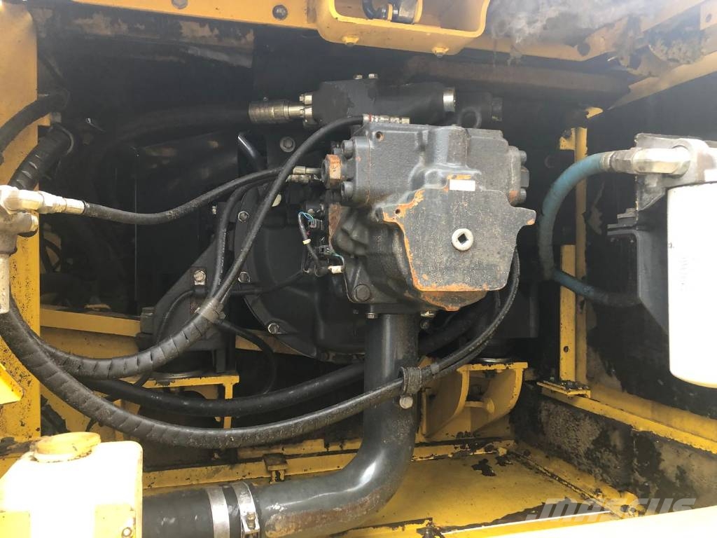 Komatsu PC 350 LC حفارات زحافة