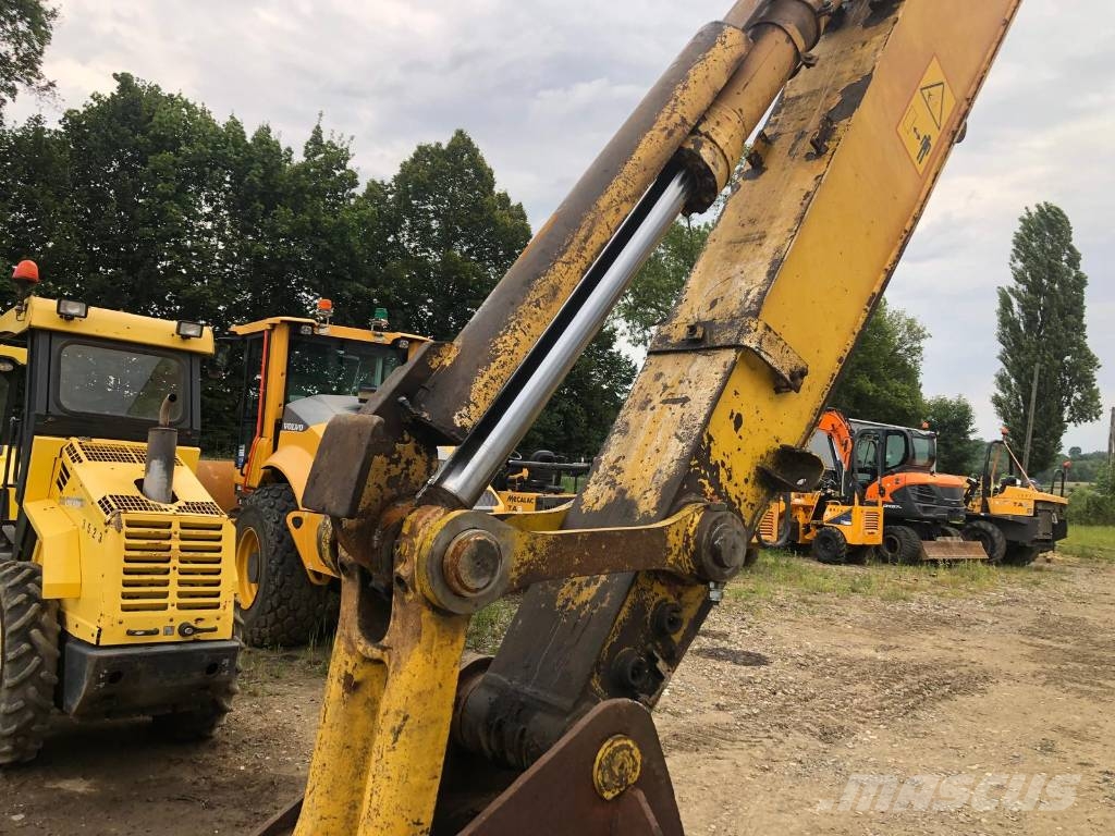 Komatsu PC 350 LC حفارات زحافة