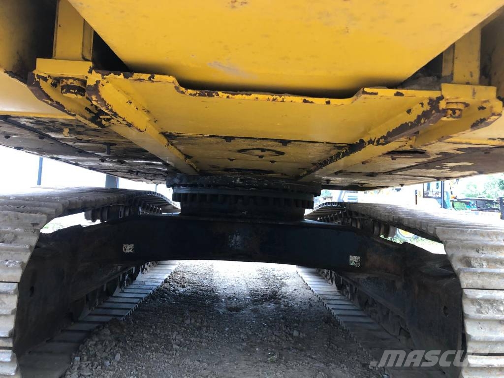 Komatsu PC 350 LC حفارات زحافة