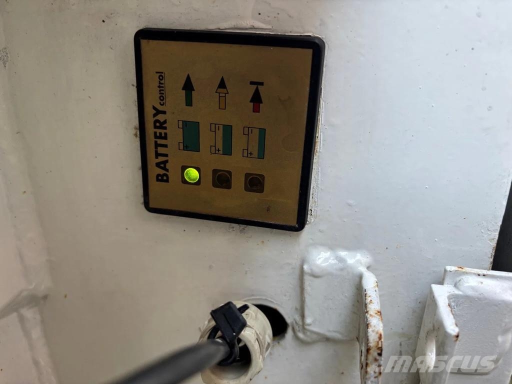 Holland Lift Monostar Y64EL14 Electric scissorlift Käärtõstukid