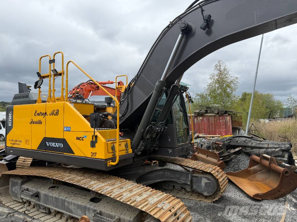 Volvo EC 250 EL Гусеничные экскаваторы
