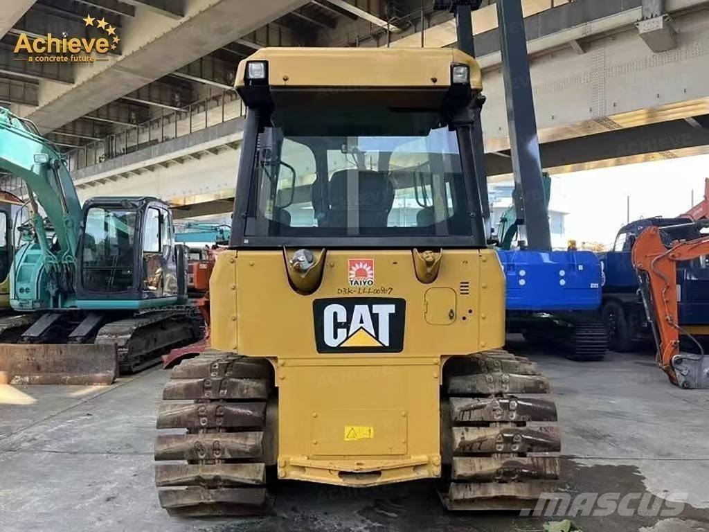 CAT D 3 Гусеничные бульдозеры