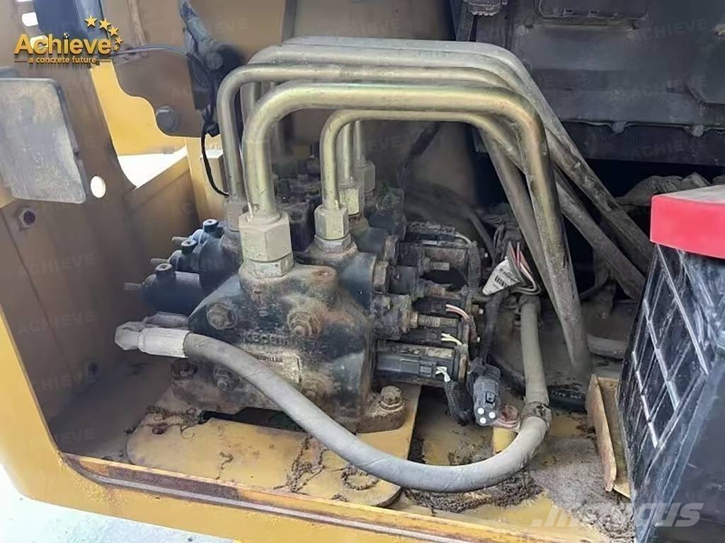CAT D 3 Гусеничные бульдозеры