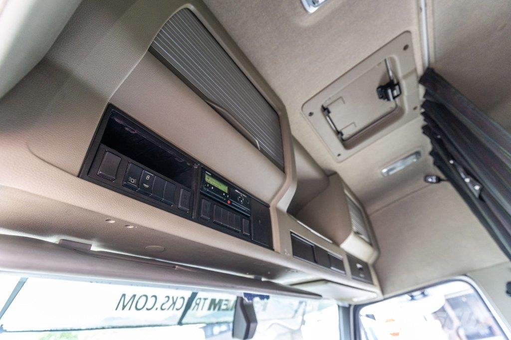 Volvo FMX GLOB 460+HYDR Vetopöytäautot