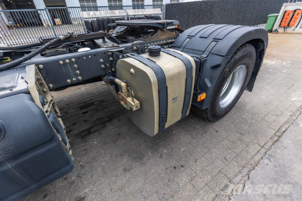 Volvo FMX GLOB 460+HYDR Vetopöytäautot