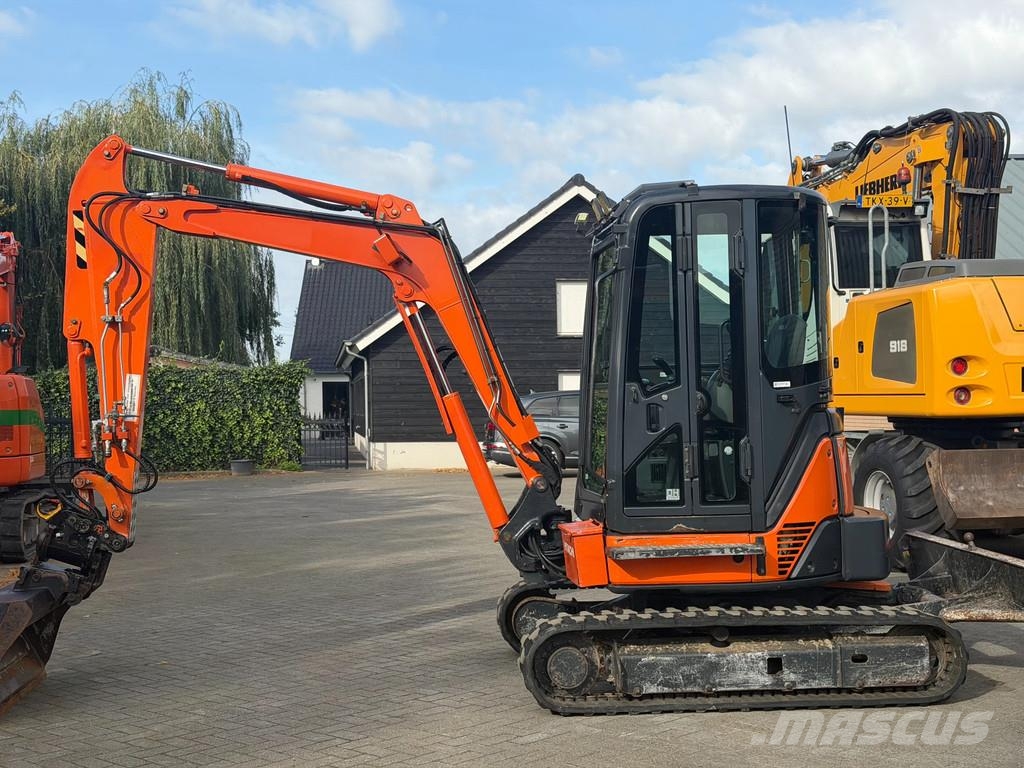 Hitachi ZX35U-2 CLR Mini bagri <7t