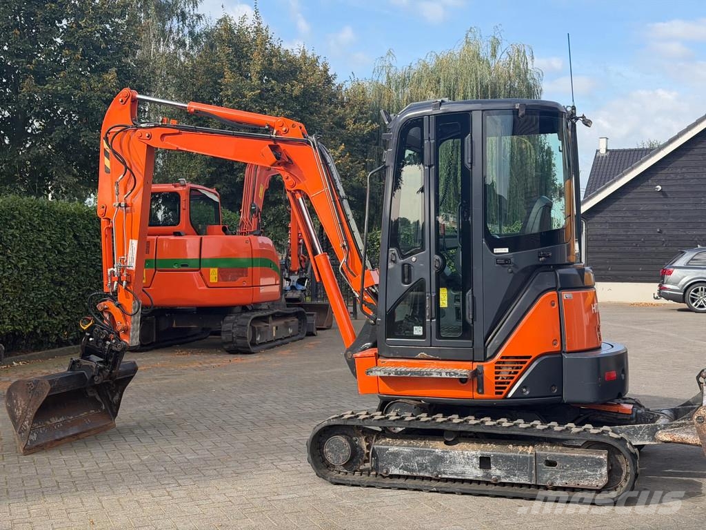 Hitachi ZX35U-2 CLR Mini bagri <7t