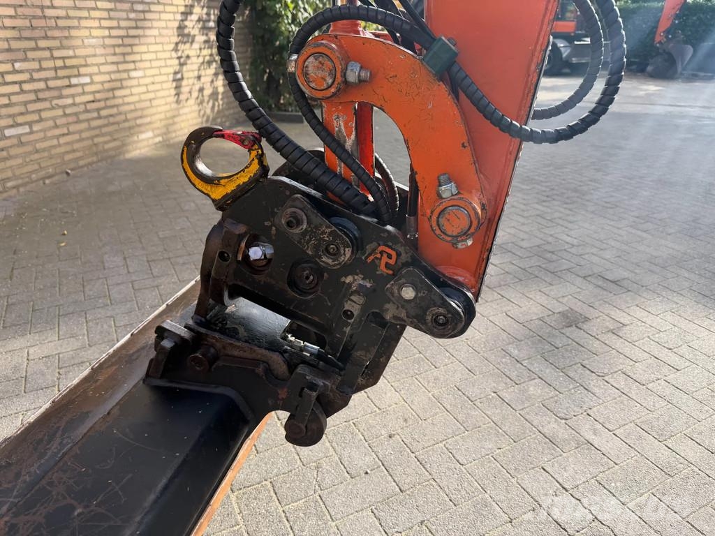 Hitachi ZX35U-2 CLR Mini bagri <7t