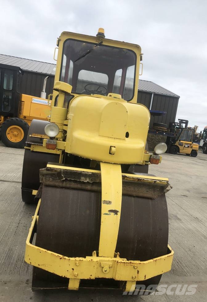 Aveling Barford DC012 مداحل ثنائية الاسطوانة