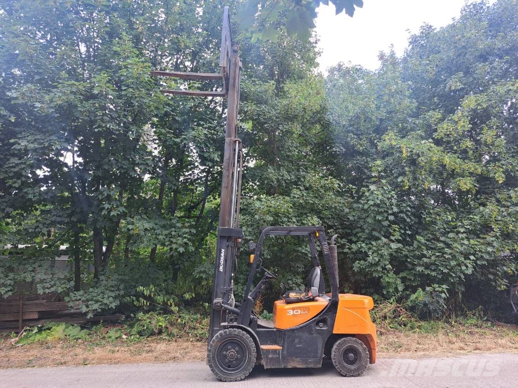 Doosan D 30G Plus Diesel forklifts