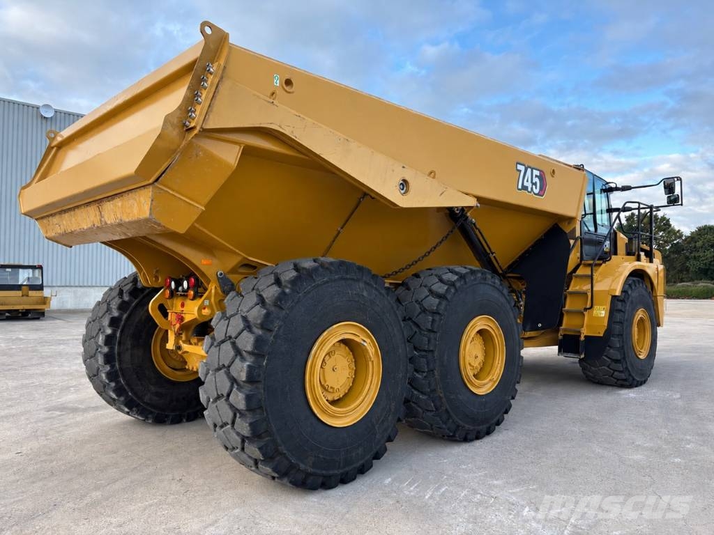CAT 745 Knik dumptrucks