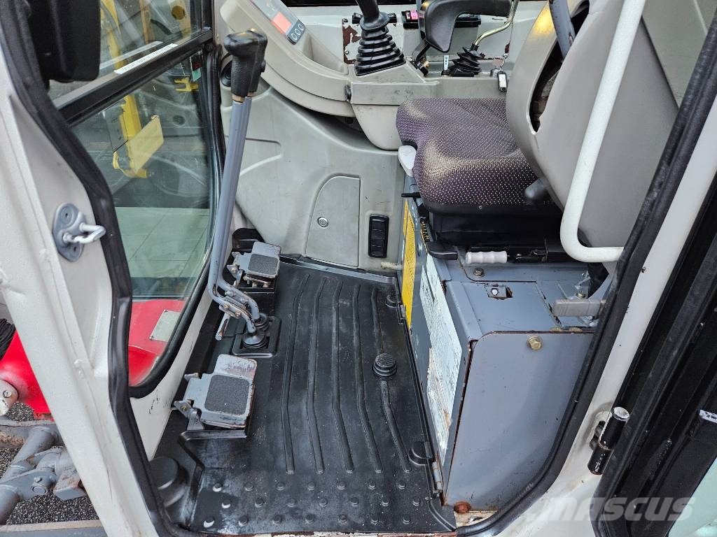 Takeuchi TB 216 حفارات صغيرة أقل من 7 طن (حفارات صغيرة)