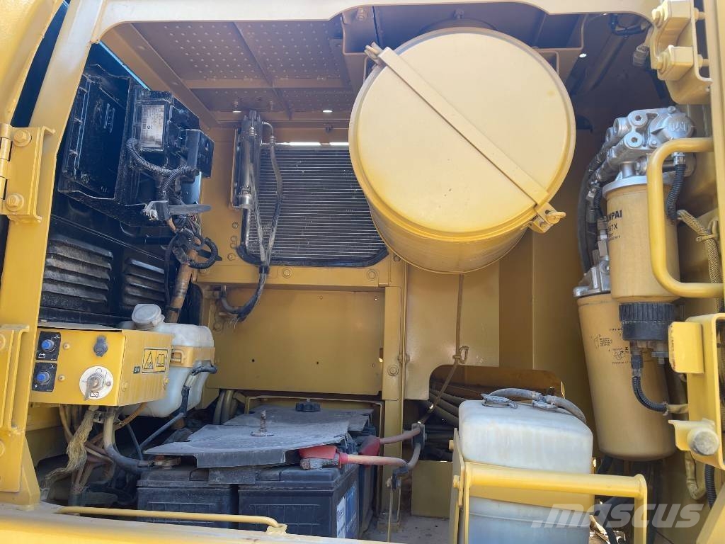 CAT 349D2L Lánctalpas kotrók