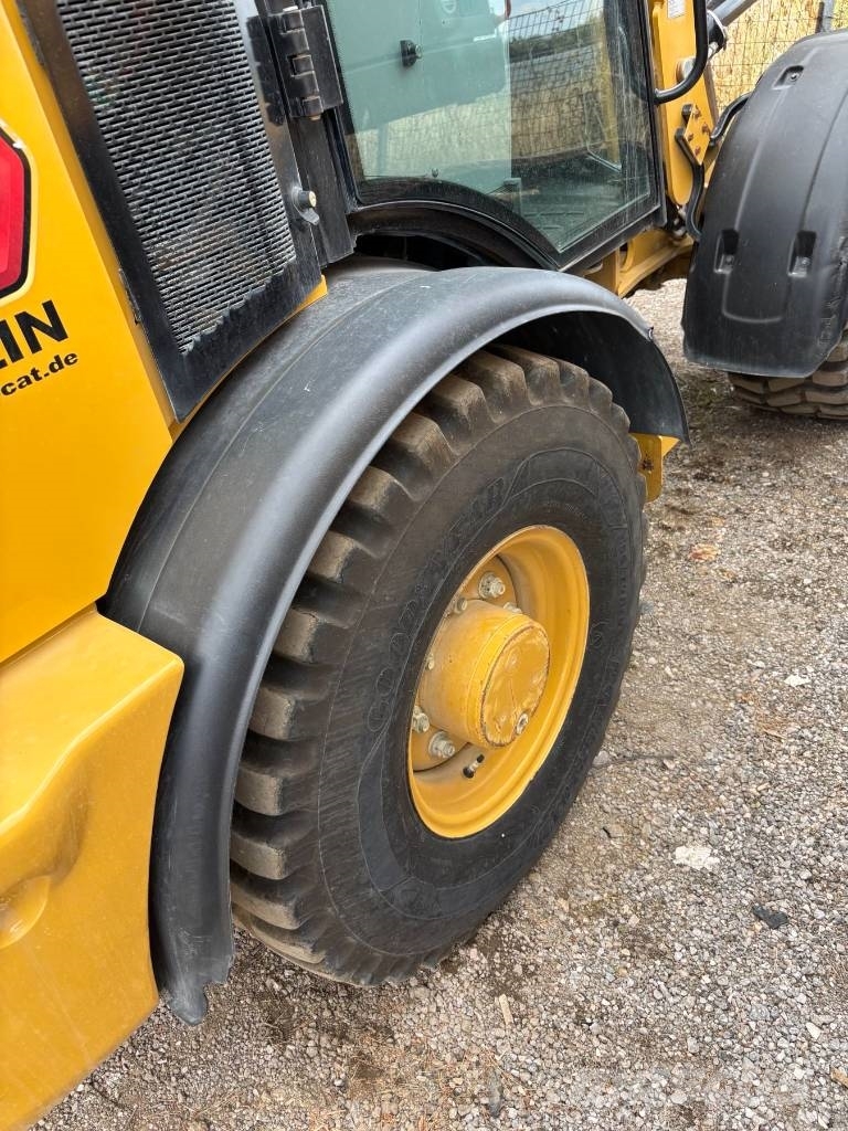 CAT 906 M Φορτωτές με λάστιχα (Τροχοφόροι)