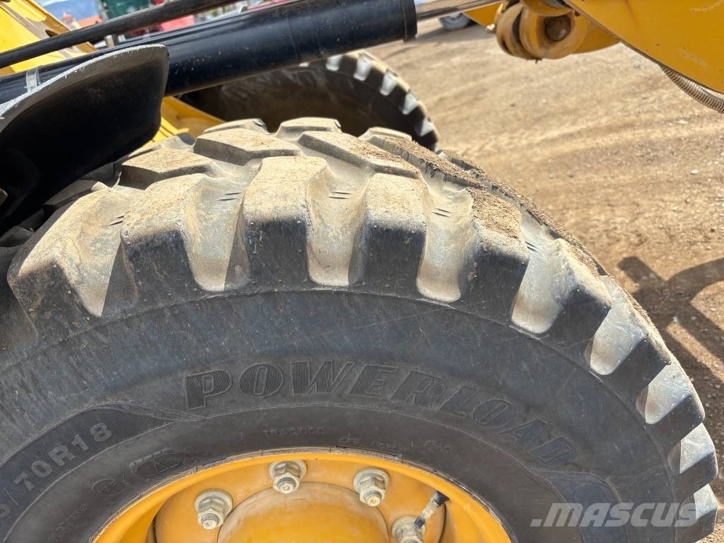 CAT 906 M Φορτωτές με λάστιχα (Τροχοφόροι)