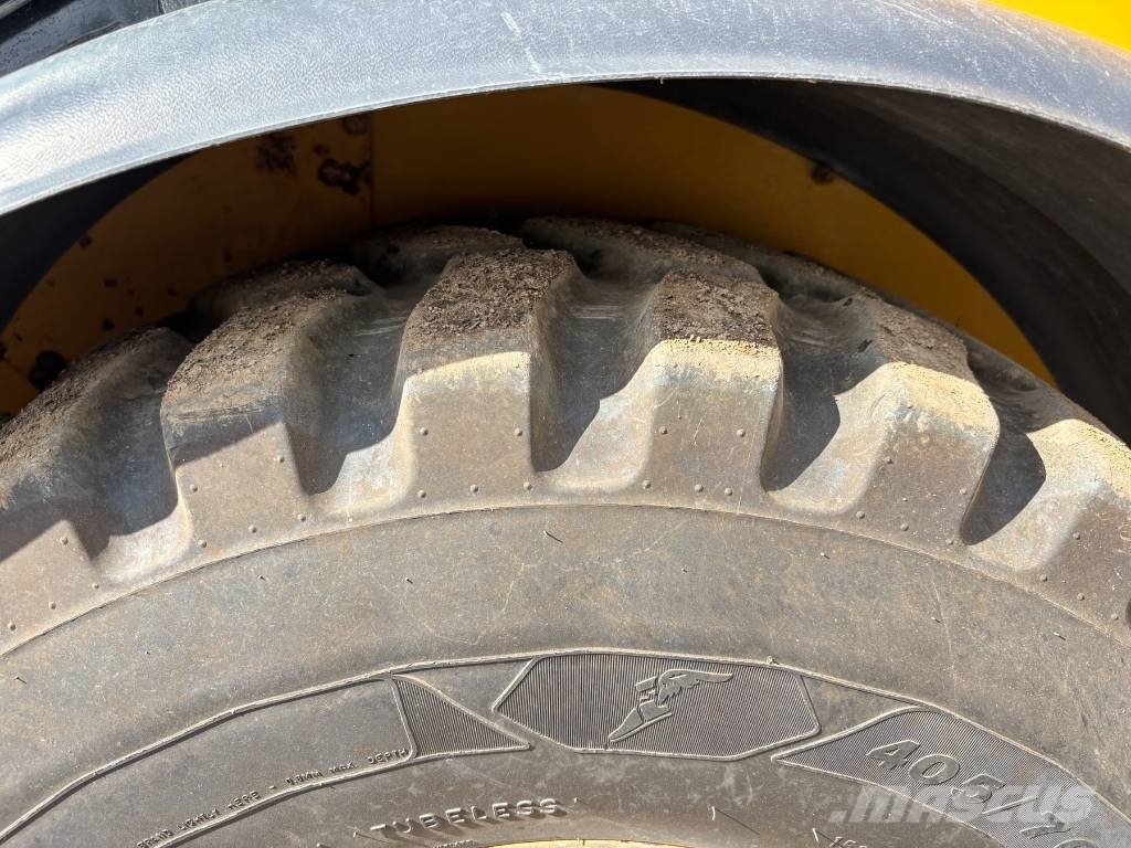 CAT 906 M Φορτωτές με λάστιχα (Τροχοφόροι)