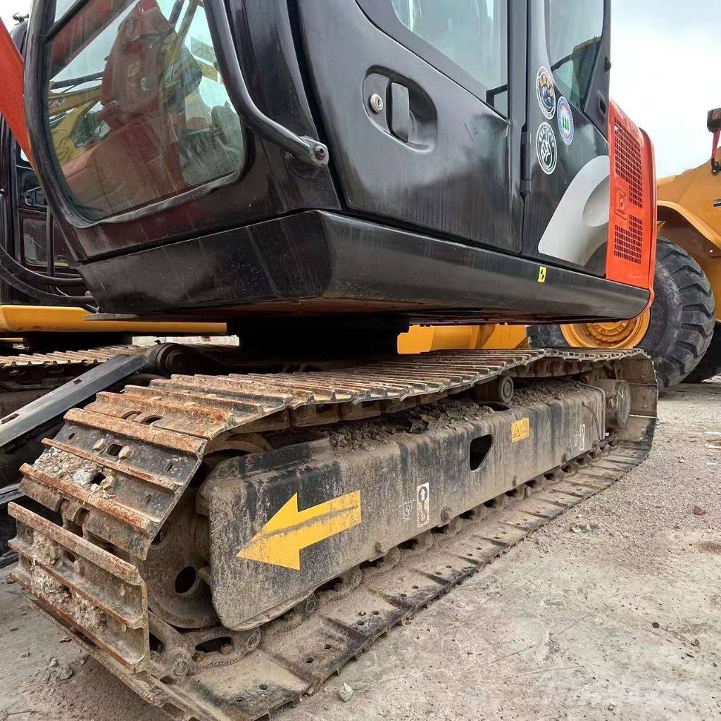 Hitachi ZX 60 소형 굴삭기 7톤 미만