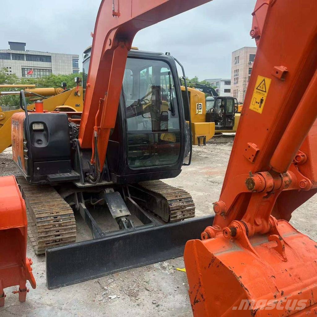 Hitachi ZX 60 소형 굴삭기 7톤 미만