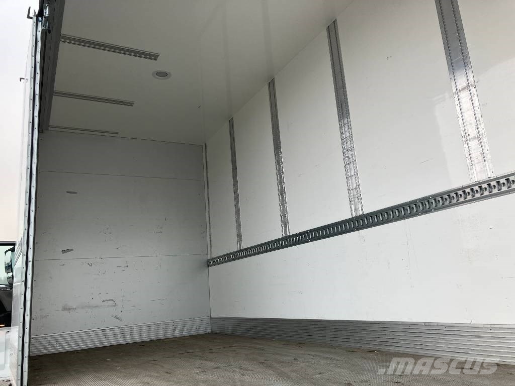 MAN TGX 26. 510 6x2-4 LL Box body trucks