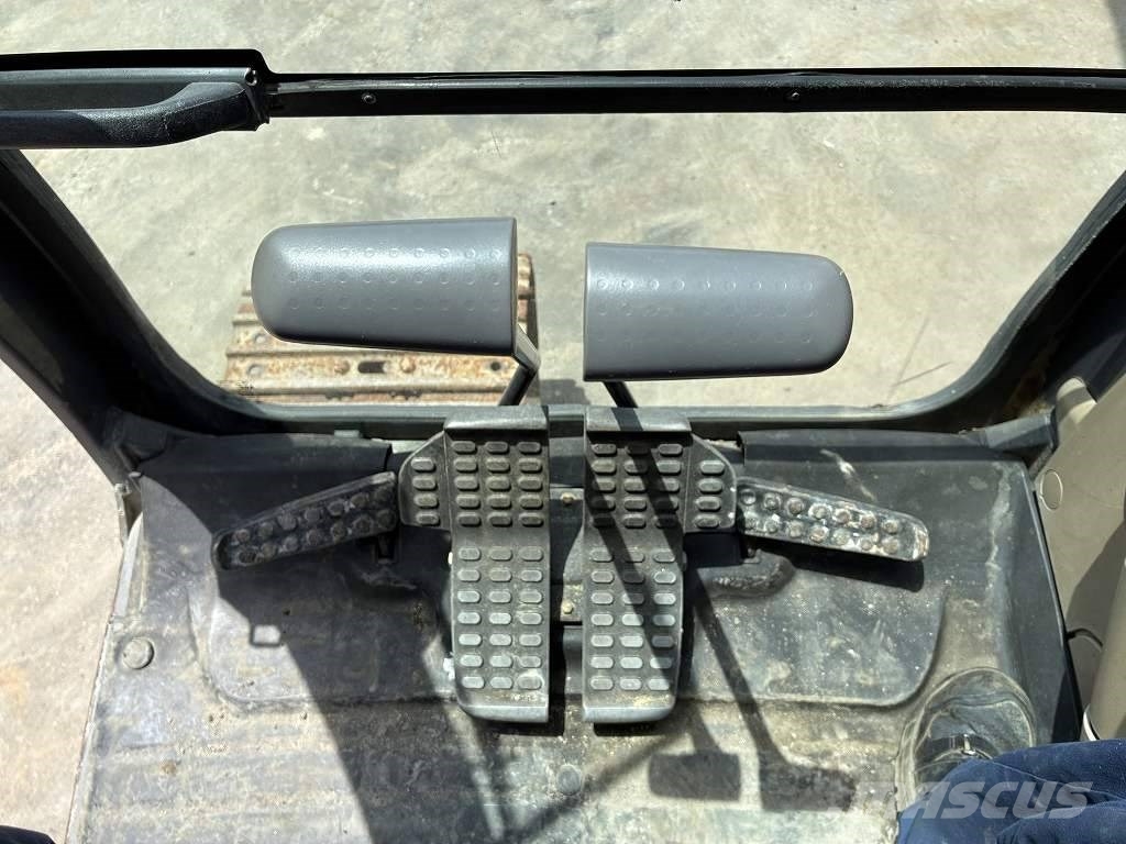 Hitachi ZX135US‑3 Bageri gusjeničari