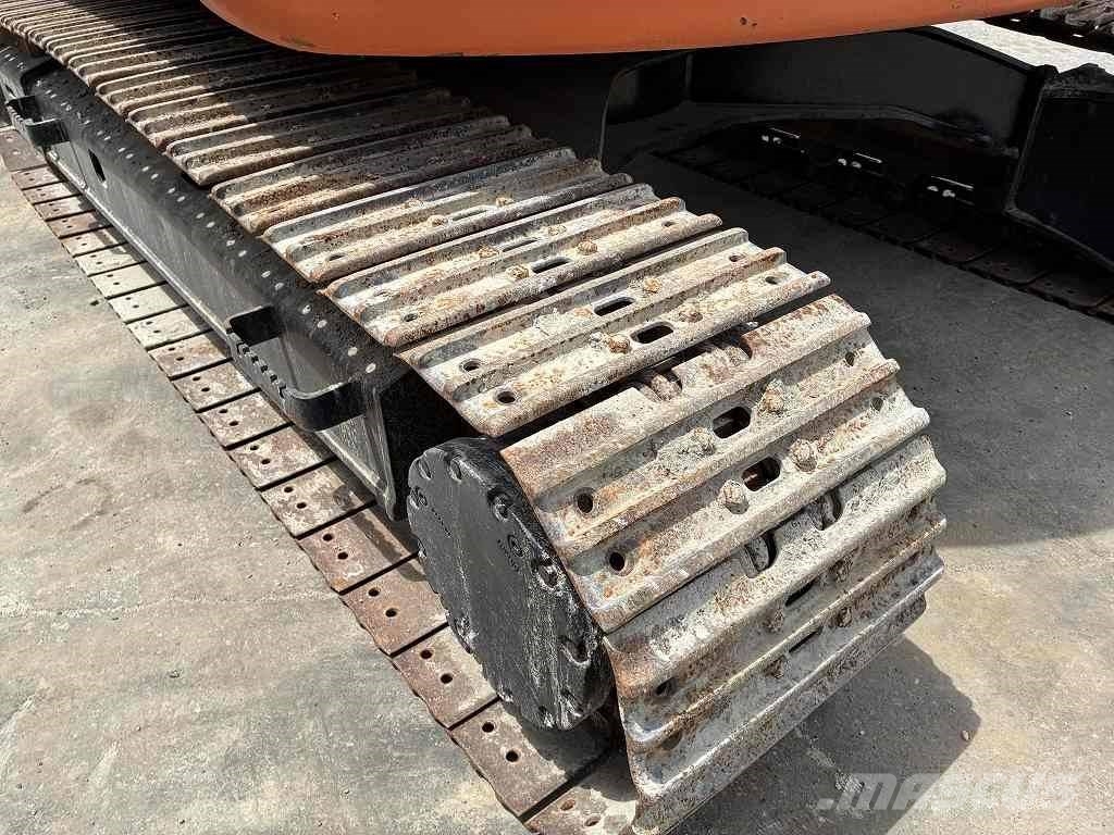 Hitachi ZX135US‑3 Bageri gusjeničari