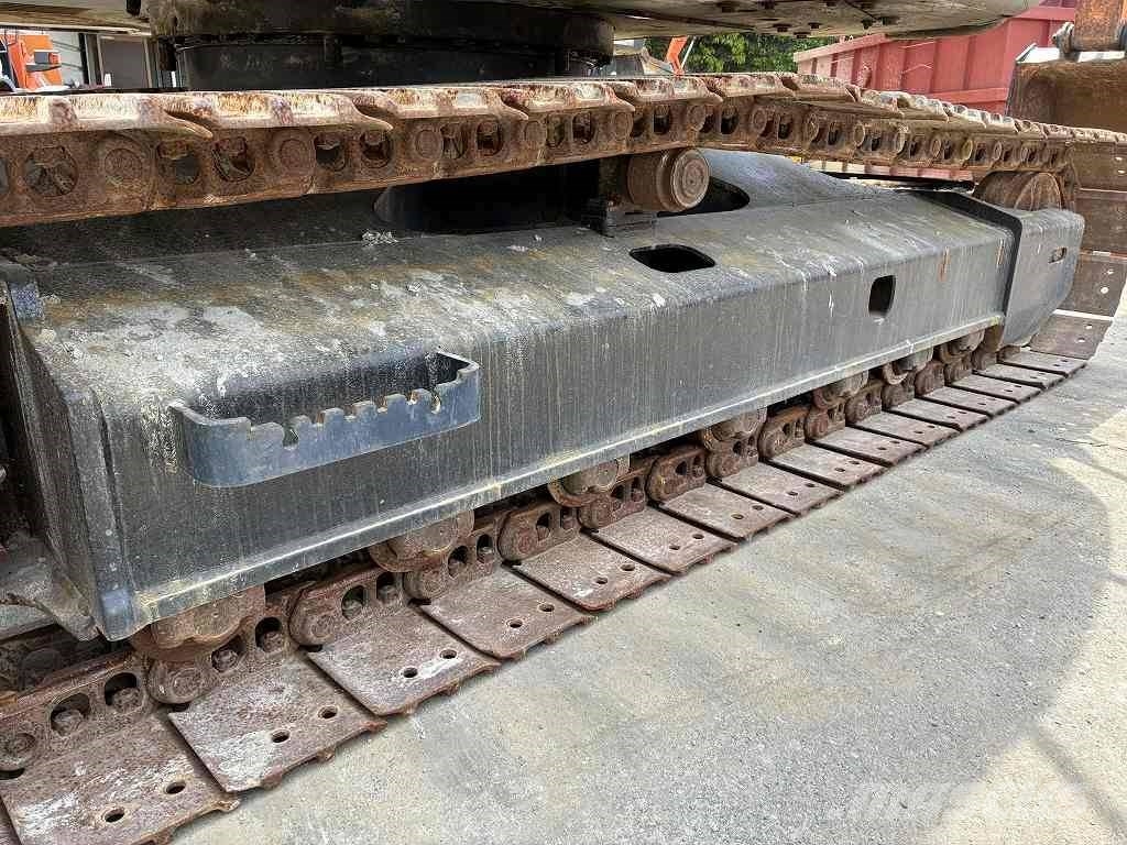 Hitachi ZX135US‑3 Bageri gusjeničari