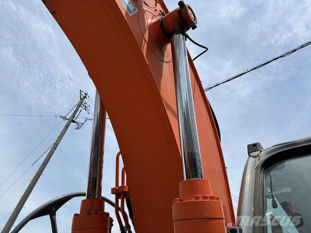 Hitachi ZX135US‑3 Bageri gusjeničari