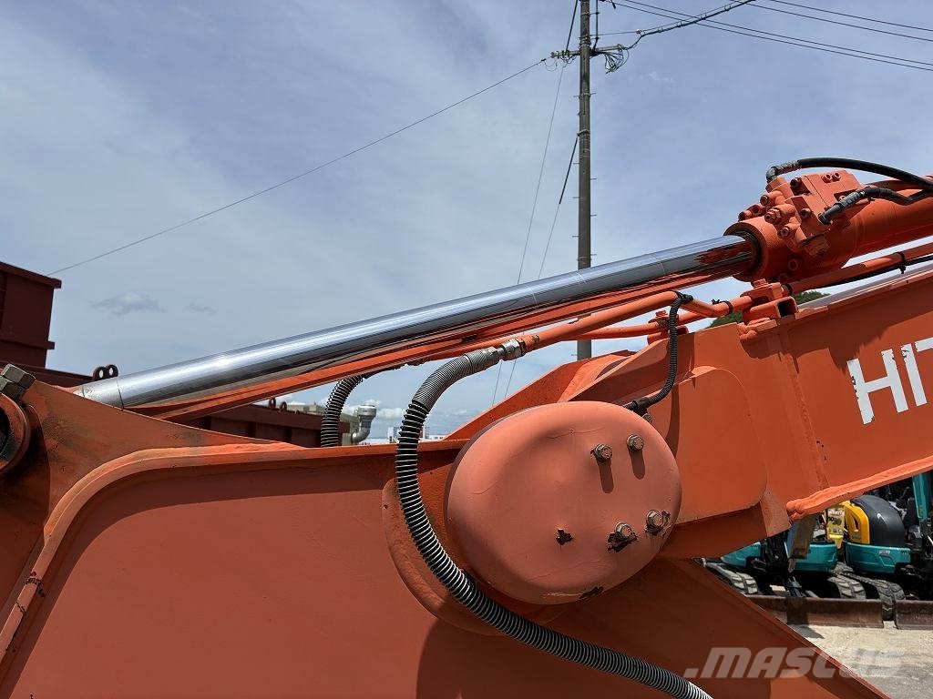 Hitachi ZX135US‑3 Bageri gusjeničari