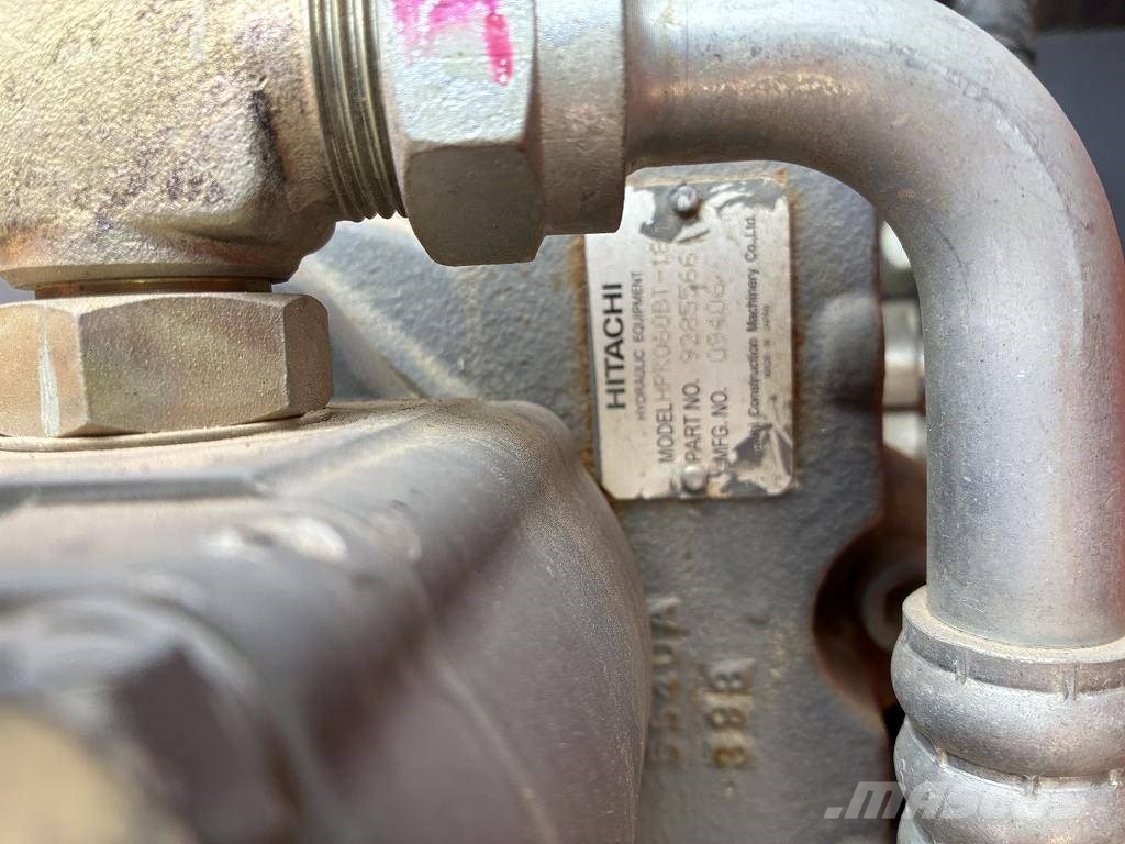 Hitachi ZX135US‑3 Bageri gusjeničari