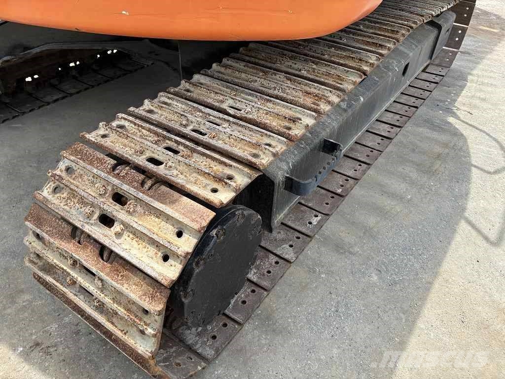 Hitachi ZX135US‑3 Bageri gusjeničari