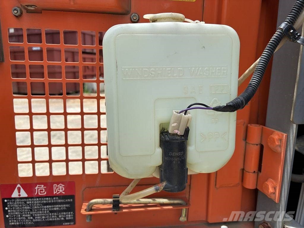 Hitachi ZX135US‑3 Bageri gusjeničari