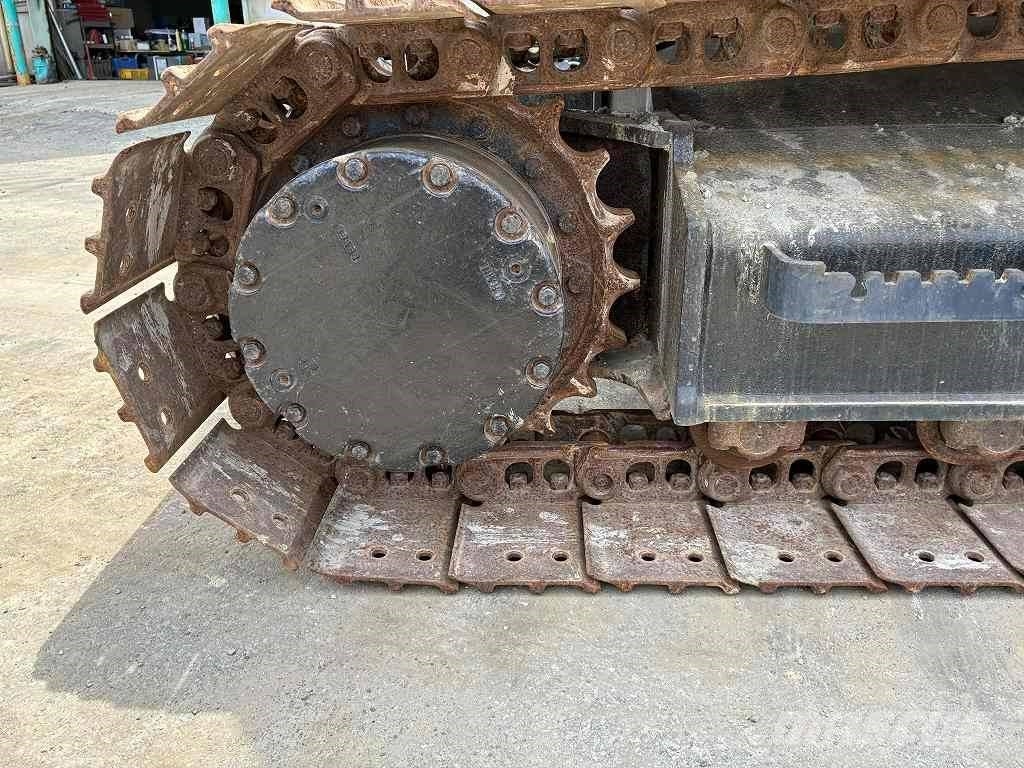 Hitachi ZX135US‑3 Bageri gusjeničari