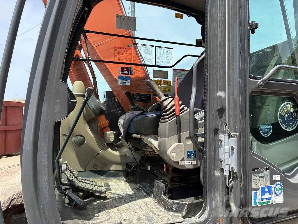 Hitachi ZX135US‑3 Bageri gusjeničari