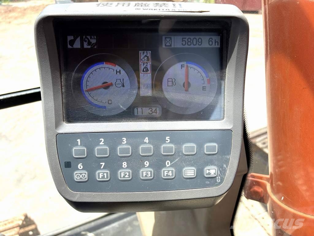 Hitachi ZX135US‑3 Bageri gusjeničari