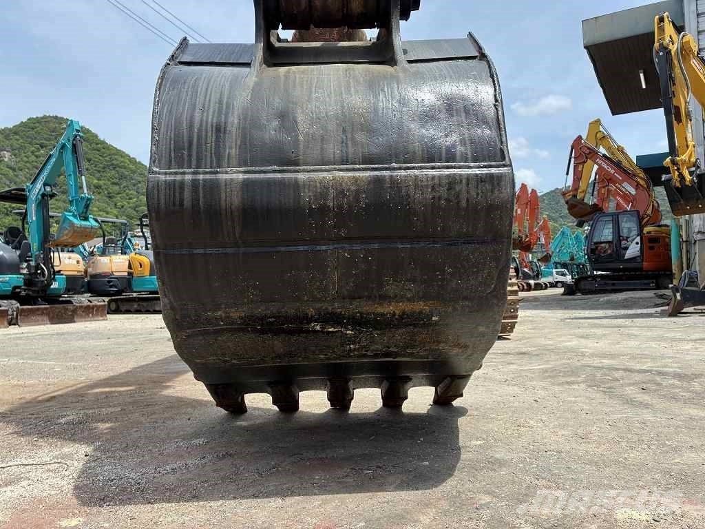Hitachi ZX135US‑3 Bageri gusjeničari