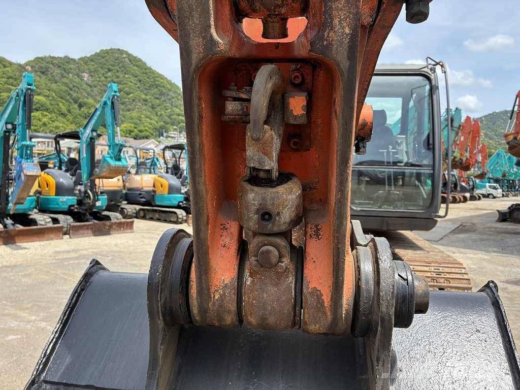 Hitachi ZX135US‑3 Bageri gusjeničari