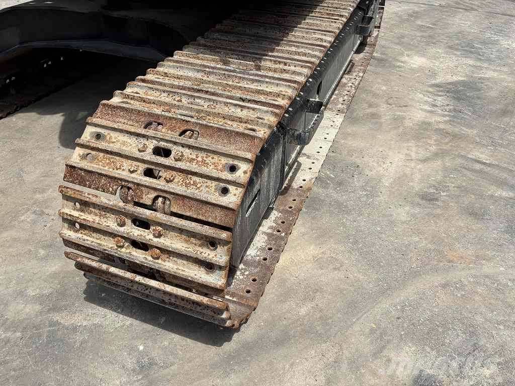 Hitachi ZX135US‑3 Bageri gusjeničari