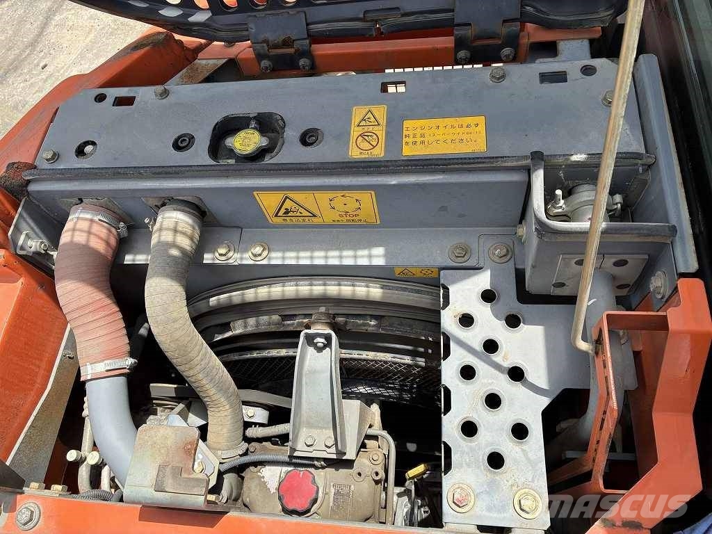 Hitachi ZX135US‑3 Bageri gusjeničari