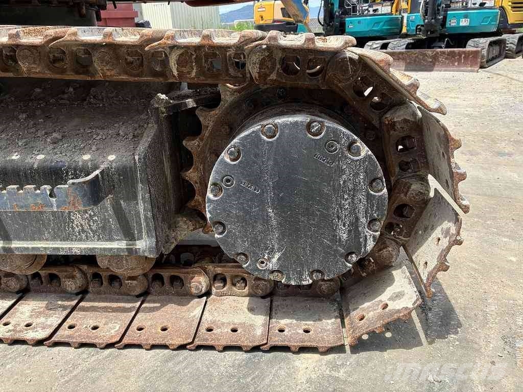 Hitachi ZX135US‑3 Bageri gusjeničari