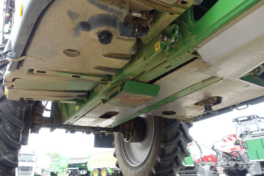 Amazone UX 4201 Super 4500L. Trailed sprayers