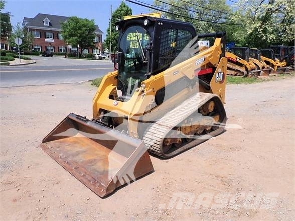 CAT 259D3 لوادر انزلاقية التوجيه