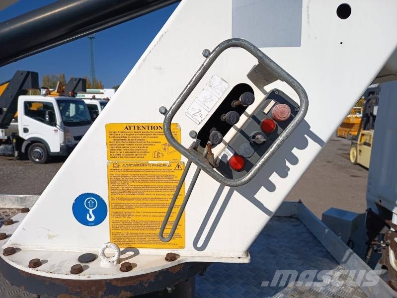 Nissan Cabstar GSR E148T - 15m, 200kg المنصات الهوائية المثبتة على شاحنة