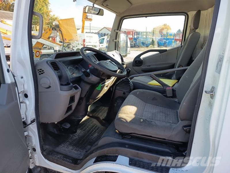 Nissan Cabstar GSR E148T - 15m, 200kg المنصات الهوائية المثبتة على شاحنة