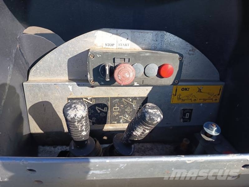 Nissan Cabstar GSR E148T - 15m, 200kg المنصات الهوائية المثبتة على شاحنة