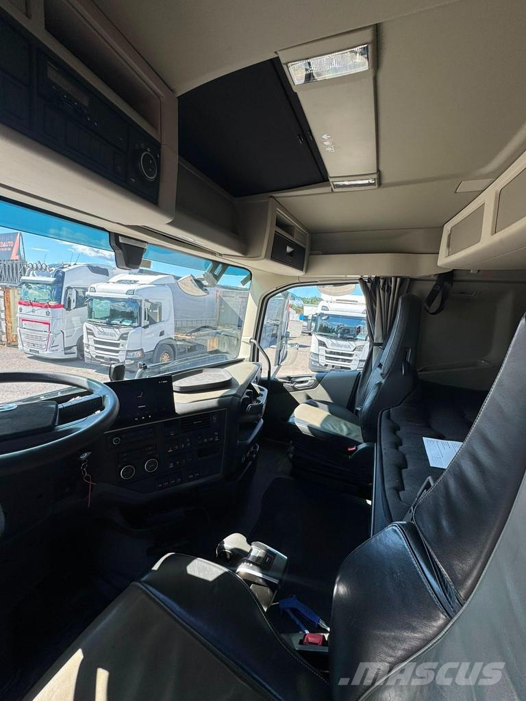 Volvo FH 460 6x4 COMING IN TWO WEEKS / LNG / TANDEM AXLE Bañeras basculantes usadas