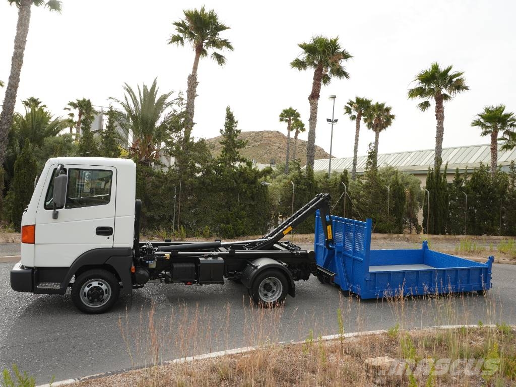 Nissan ATLEON 120 MULTILIFT Camiones desmontables