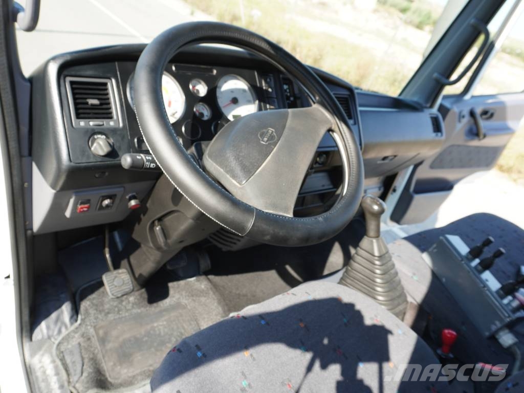 Nissan ATLEON 120 MULTILIFT Camiones desmontables