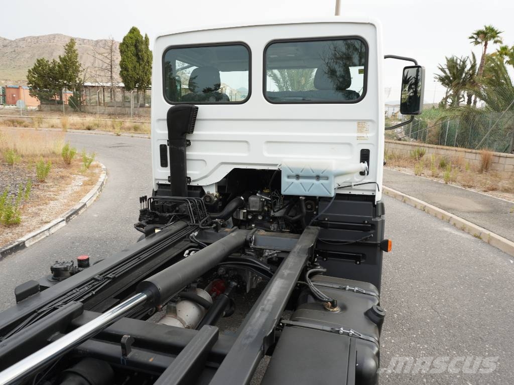 Nissan ATLEON 120 MULTILIFT Camiones desmontables