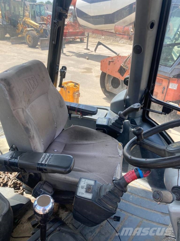 JCB 3 CX Backhoe loaders