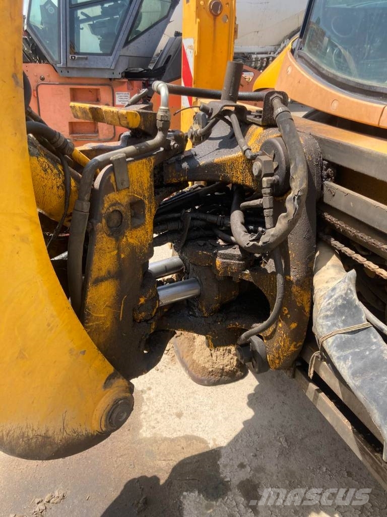 JCB 3 CX Backhoe loaders
